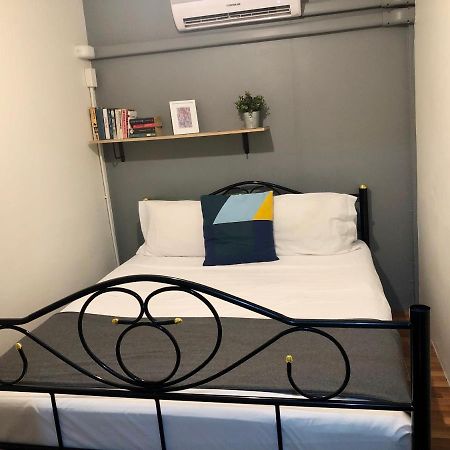 Miku Guesthouse Bangkok Esterno foto