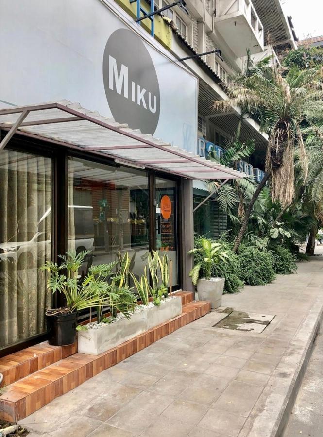 Miku Guesthouse Bangkok Esterno foto